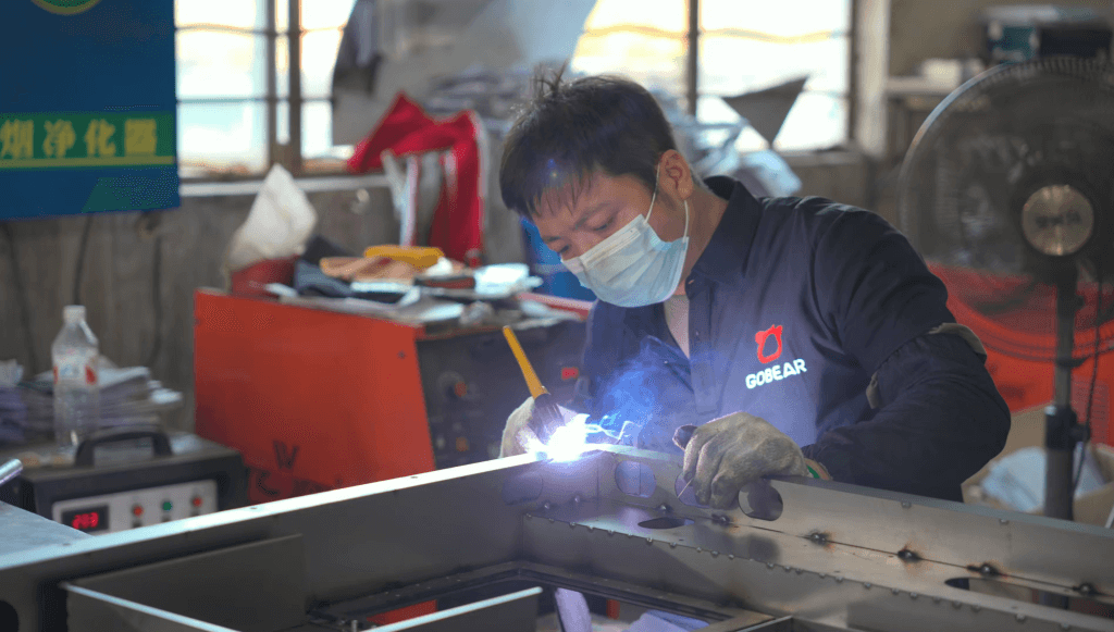 Manufacturing equipment