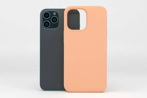 Coque iPhone 12 sur fond blanc